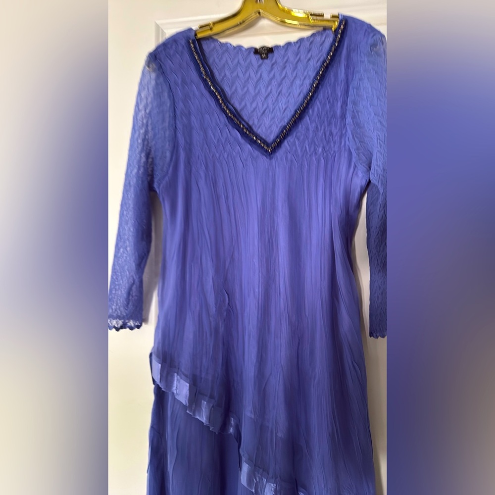 Elegant Blue V-Neck Women's Top